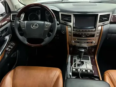 Lexus LX