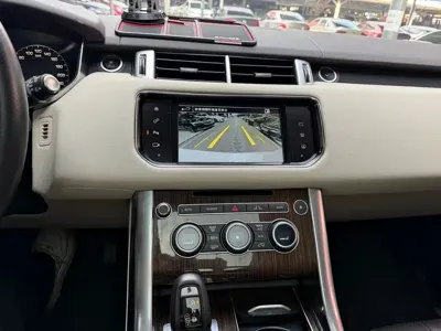 Land Rover Sport