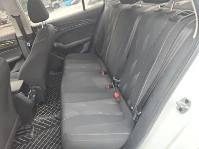 Roewe i5