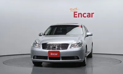 Infiniti M