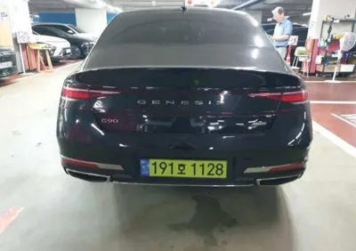Genesis G90