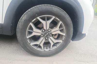 Kia KX3