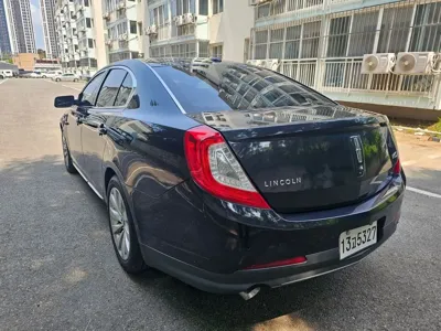 Lincoln MKS