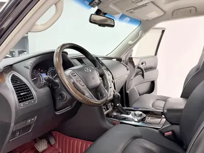 Infiniti QX80