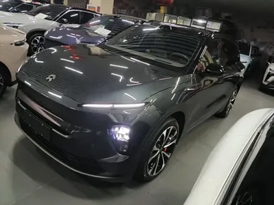 Nio ES8
