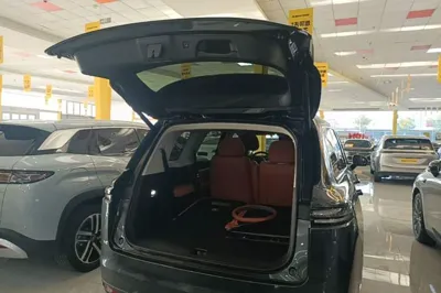 Leapmotor C16