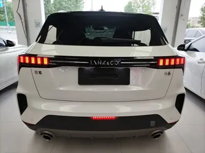 Lynk & Co 06