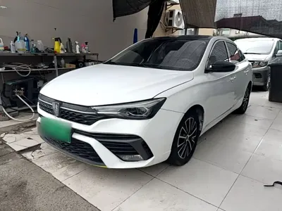 Roewe i5