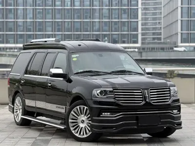 Lincoln Navigator