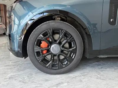 Lynk & Co 领克900