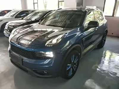 Lynk & Co 01