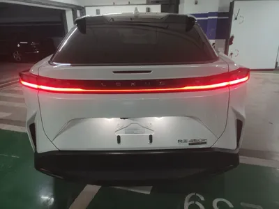 Lexus RZ