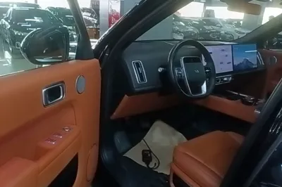 Li Auto L8