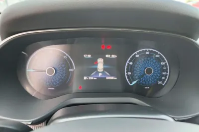 Hongqi E-QM5