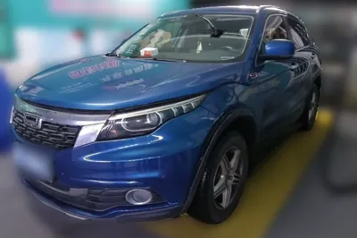 Qoros 5