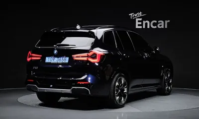 BMW iX3