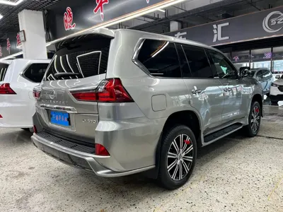 Lexus LX