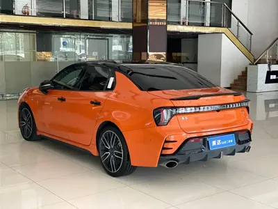 Lynk & Co 03