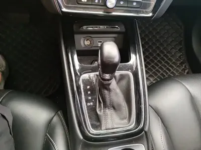 Roewe i5