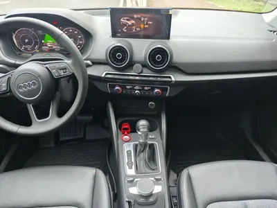 Audi Q2L e-tron
