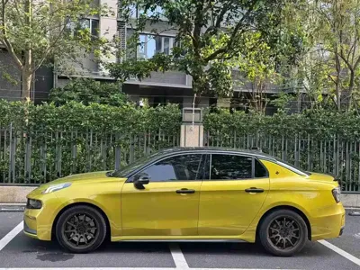 Lynk & Co 03