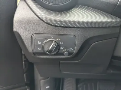 Audi Q2L e-tron