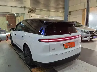 Li Auto 理想i8