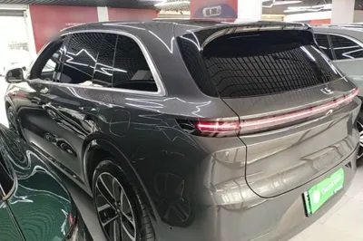 Li Auto L6