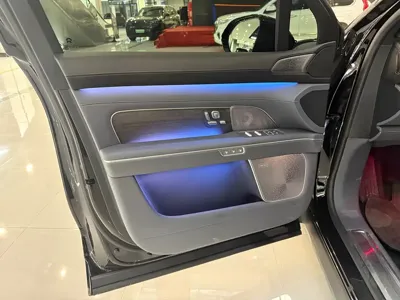 Nio ES8