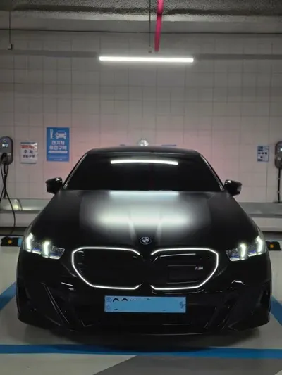 BMW i5
