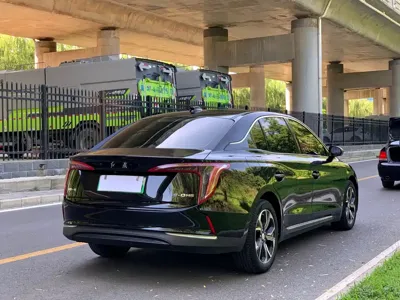 Hongqi Hongqi E-QM5