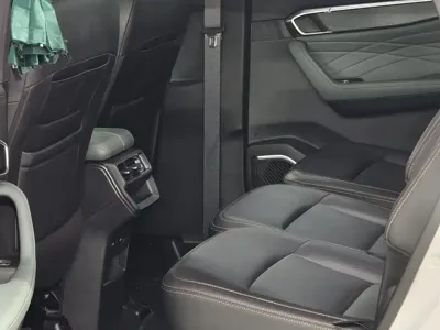 Geely Haoyue L