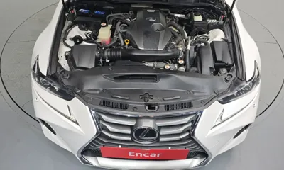 Lexus IS
