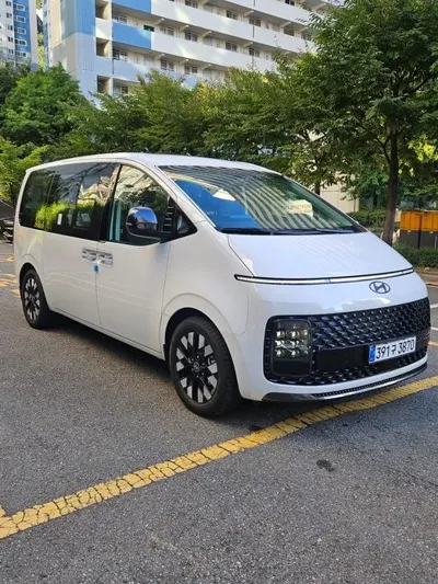 Hyundai Staria
