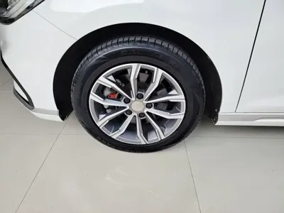 BYD MAX
