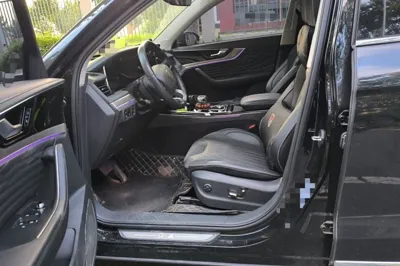 Hongqi HS5