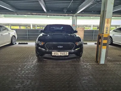 Ford Taurus