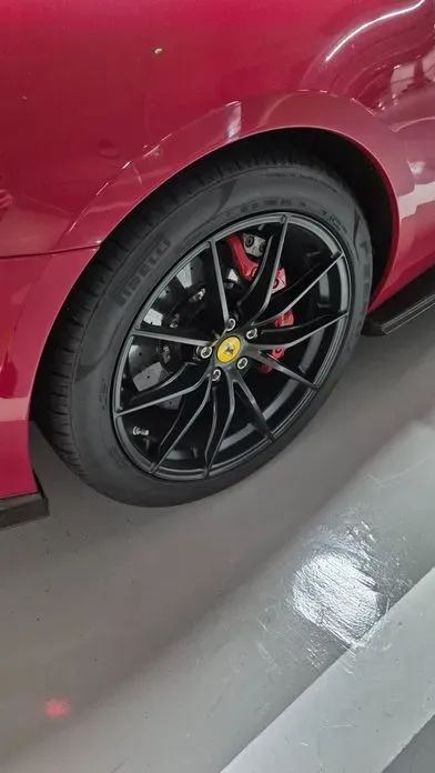 Ferrari 812