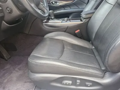 Infiniti M