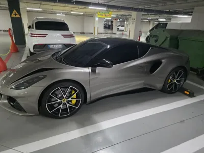Lotus Emira