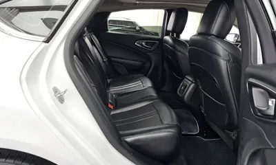 Chrysler 200