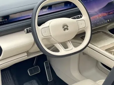 Nio ES8