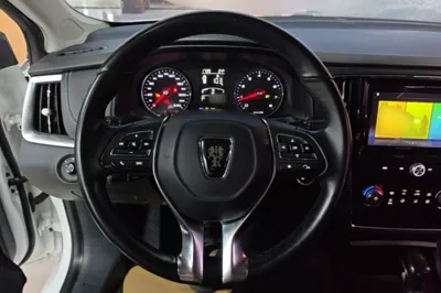 Roewe i6