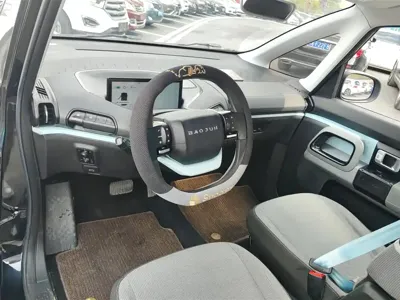 Baojun E300