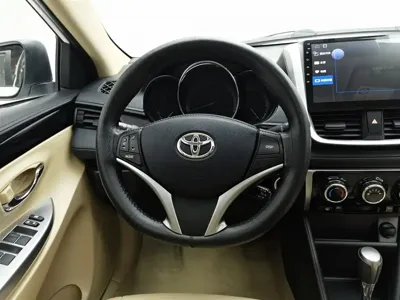 Toyota Yaris L