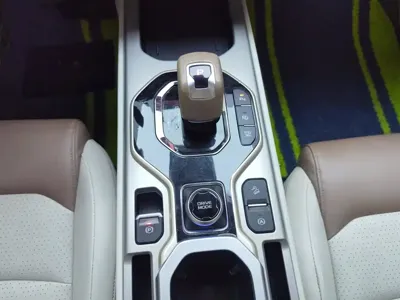 Geely ICON
