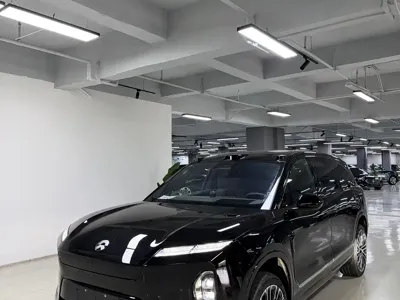 Nio ES8
