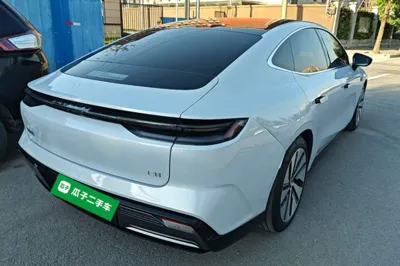 Geely Galaxy E8