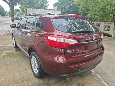 Venucia T70