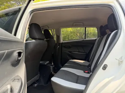 Toyota Yaris L